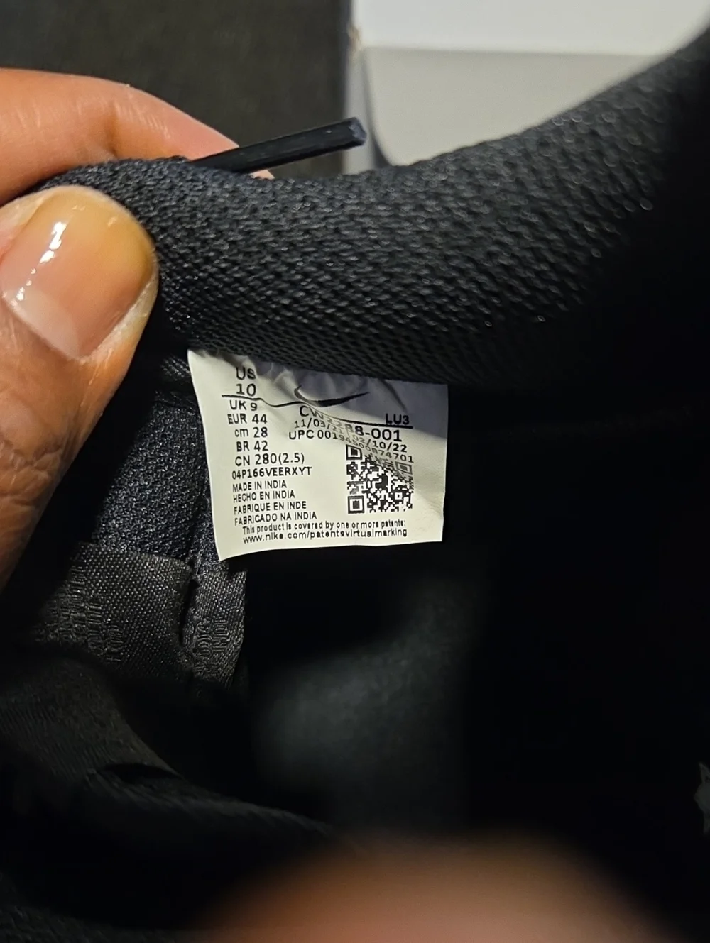 Nike Men’s Black Low-Top Leather Sneakers